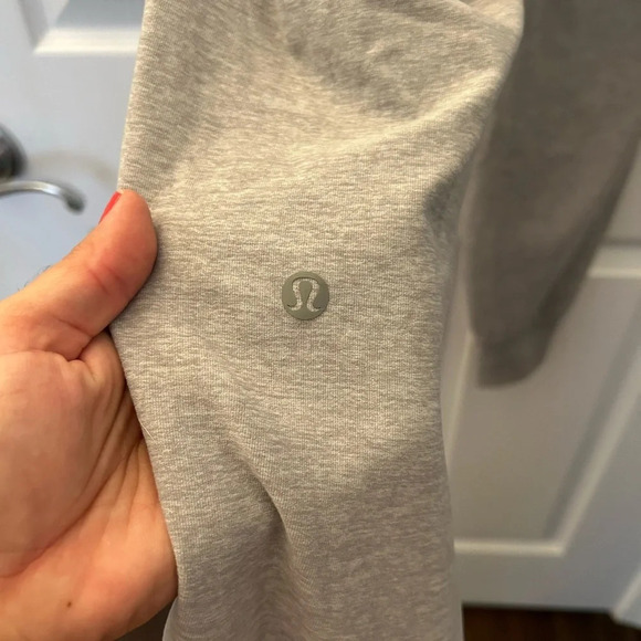 ! Lululemon Light gray athletic sweatpants size 4 - Picture 4 of 4